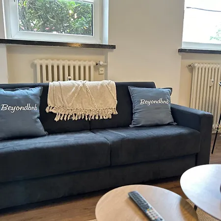 Cozy Furnished Near Messe Apartment *